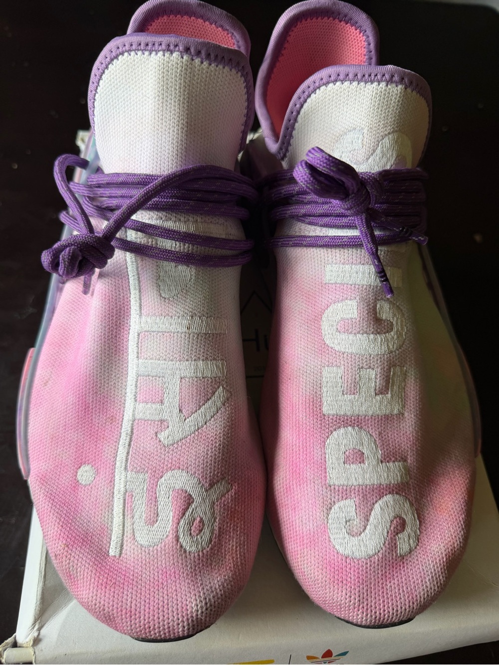 nmd r1 human race “pink glow” pharell rare colorway